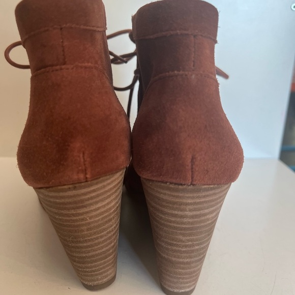 Lucky Brand Ysabel Rust Suede Wedge Boots in size 8 - Picture 8 of 9